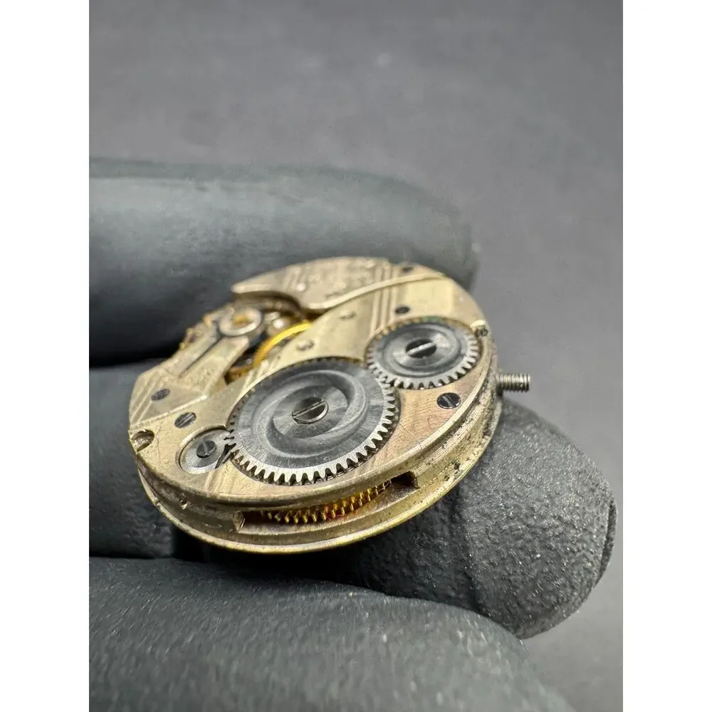 Vintage Elgin Pocket Watch Movement Gold Tone 14.9MM For Parts/Repair